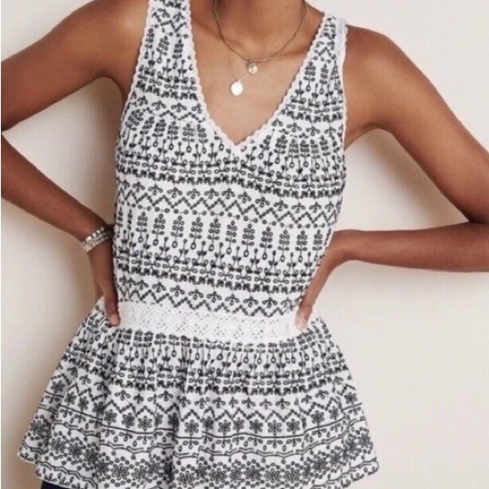 Maeve by Anthropologie White & Black embroidered floral V-neck tank size XL